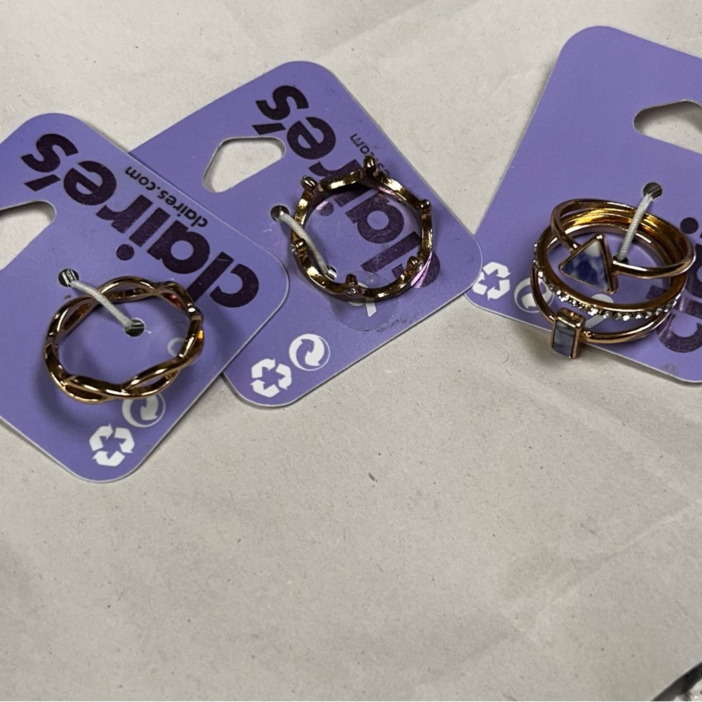 Claire’s Random Rings Sz 9 - Picture 2 of 3